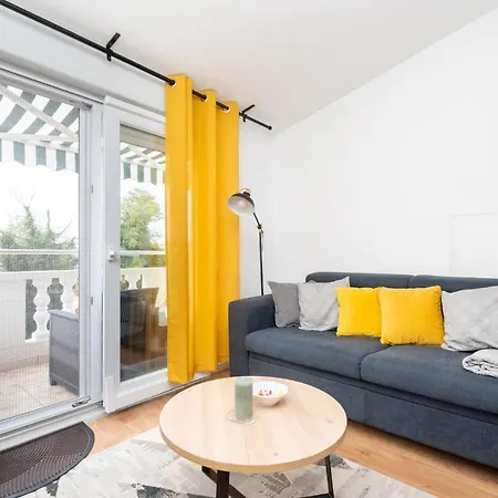 By The Sea - Diklo, - 21742 *